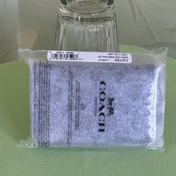 COACH SIGNATURE DENIM SMALL ZIP-AROUND CARD CASE:NWT DEEP BLUE. CAT62 - Picture 12 of 12